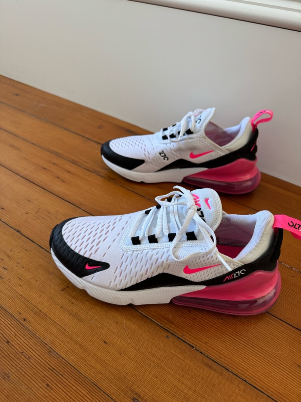 Nike White Black Pink Air Max 270 Running Shoes